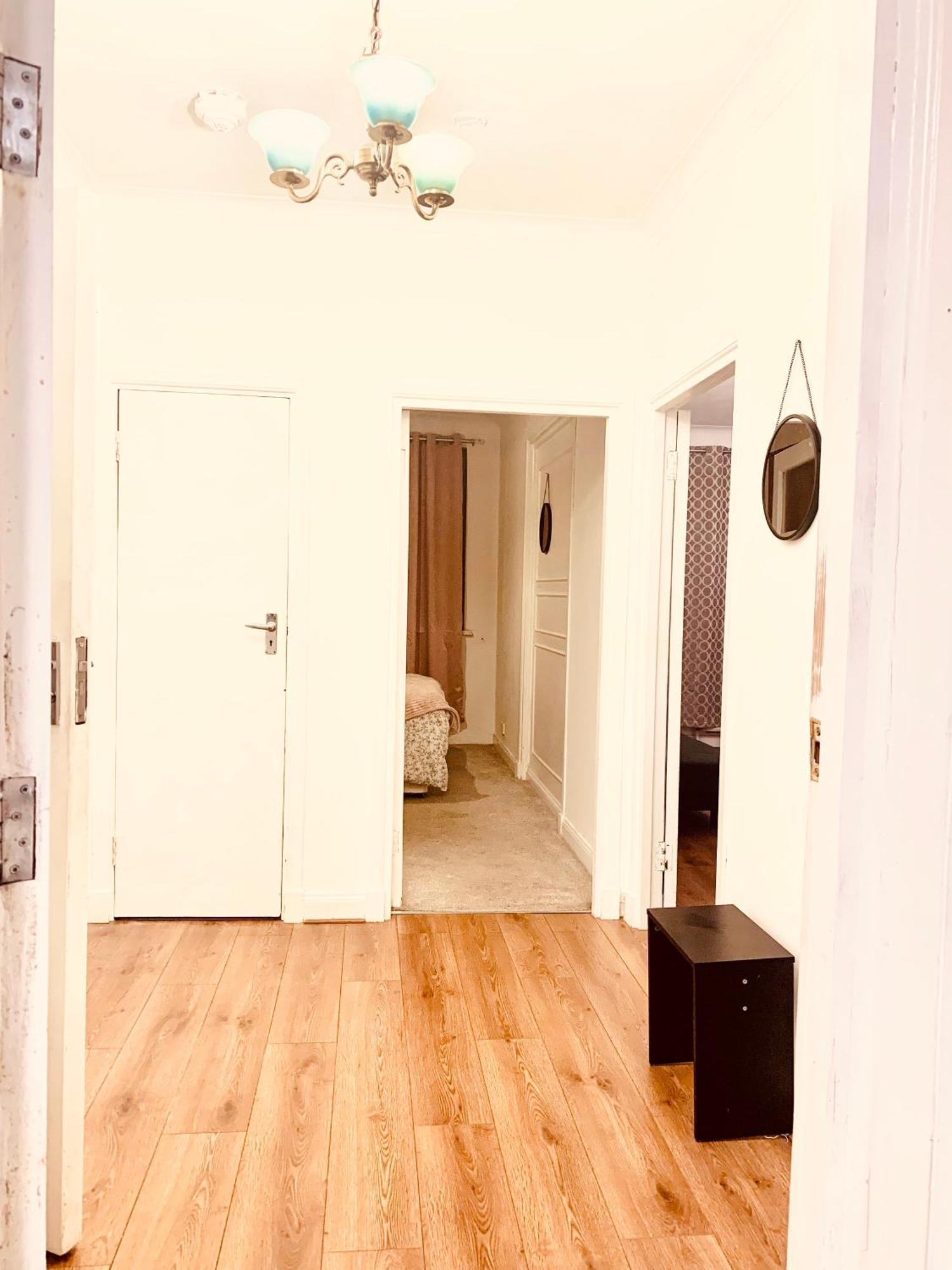 Cosy 2 Bedroom Apartment In Swiss Cottage. London Exteriör bild