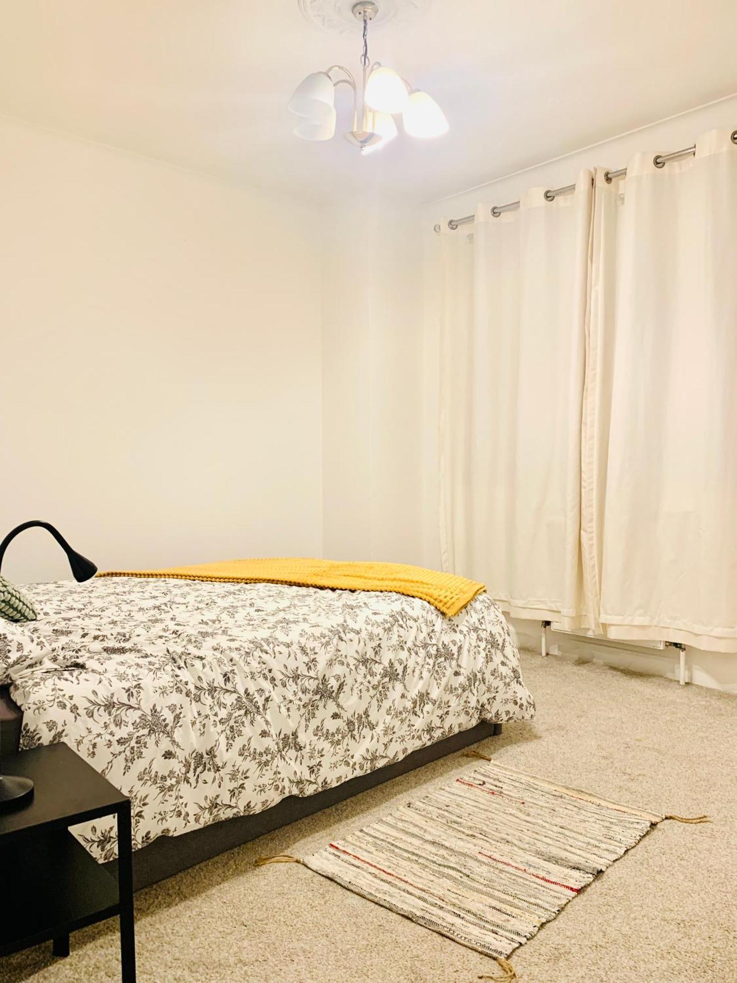 Cosy 2 Bedroom Apartment In Swiss Cottage. London Exteriör bild
