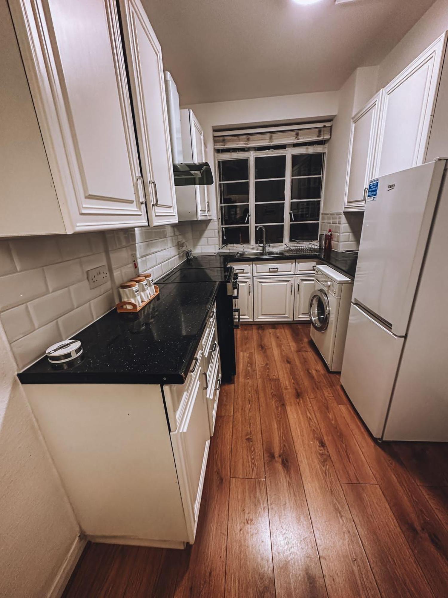 Cosy 2 Bedroom Apartment In Swiss Cottage. London Exteriör bild