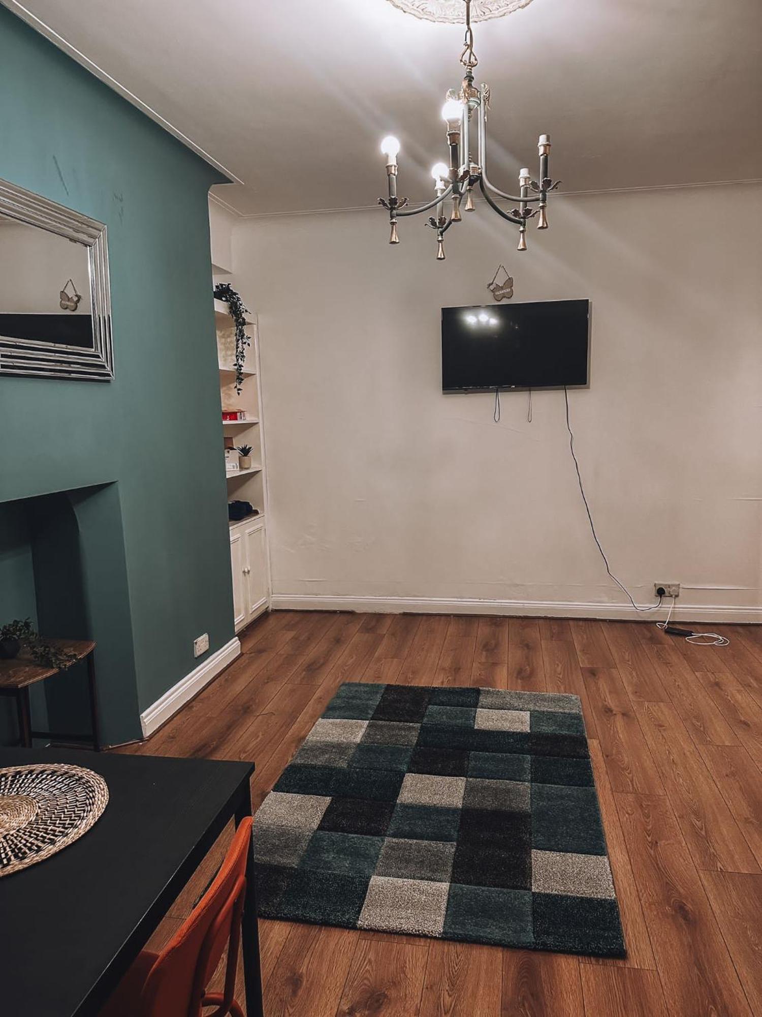 Cosy 2 Bedroom Apartment In Swiss Cottage. London Exteriör bild