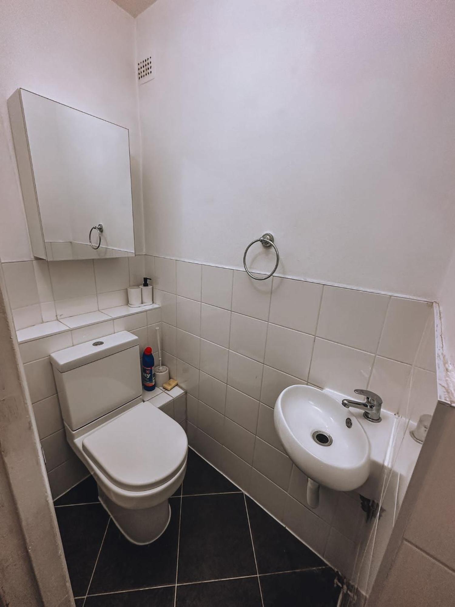 Cosy 2 Bedroom Apartment In Swiss Cottage. London Exteriör bild