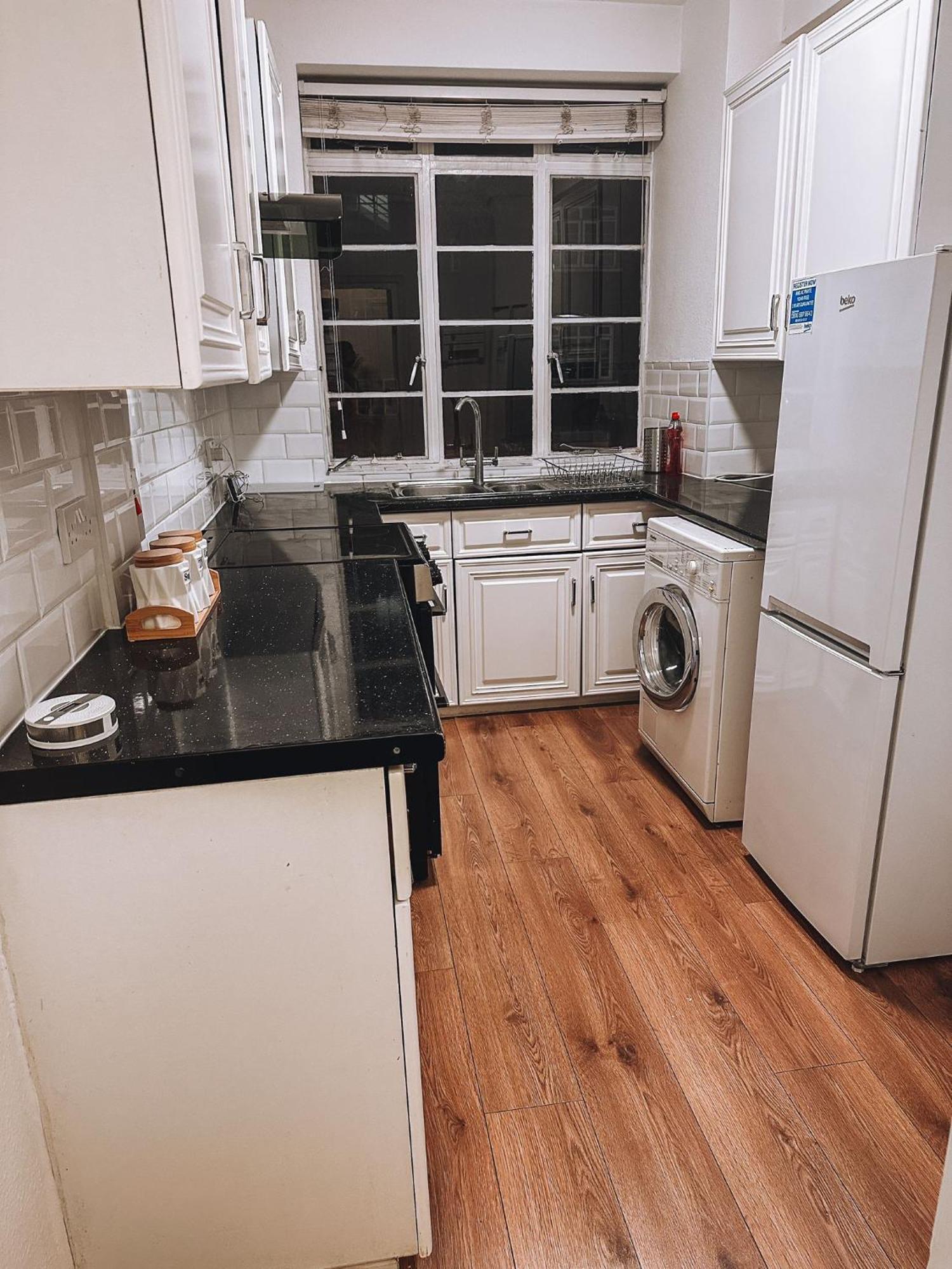 Cosy 2 Bedroom Apartment In Swiss Cottage. London Exteriör bild
