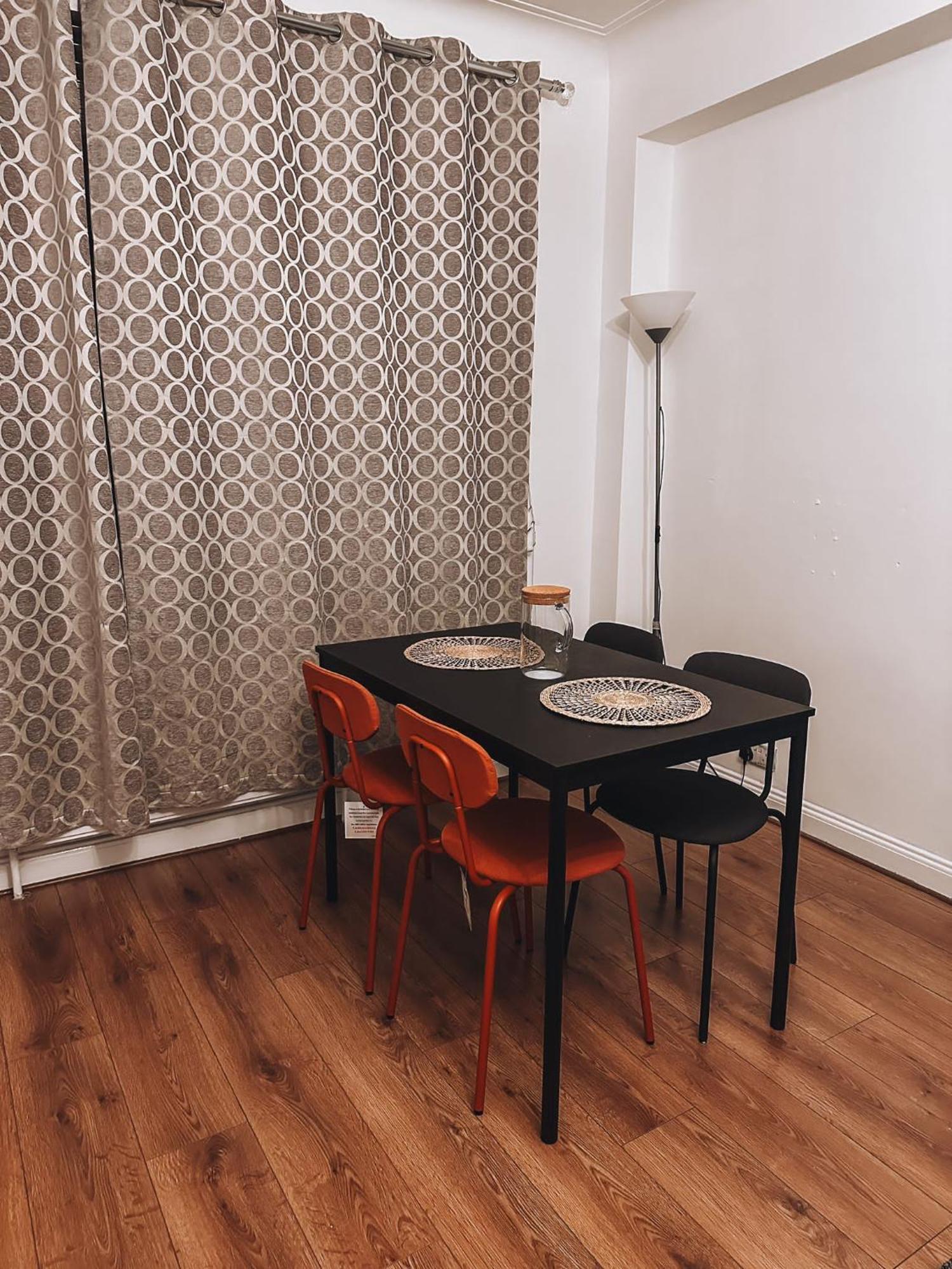 Cosy 2 Bedroom Apartment In Swiss Cottage. London Exteriör bild