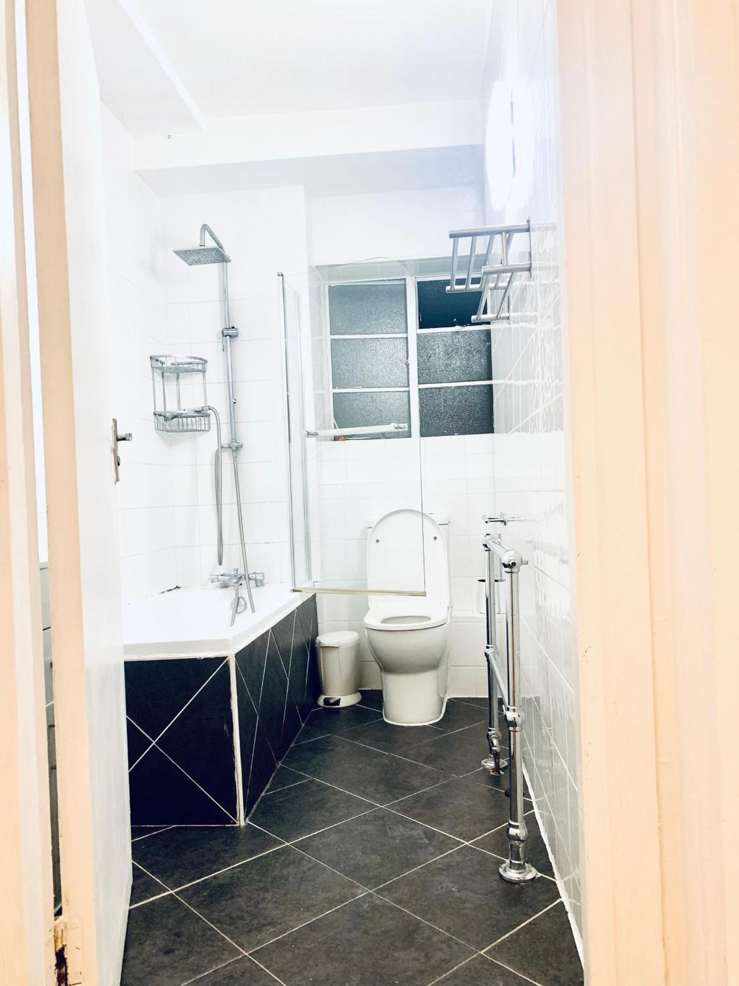 Cosy 2 Bedroom Apartment In Swiss Cottage. London Exteriör bild